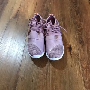 Size 8.5 Fabletics athletic shoe.
